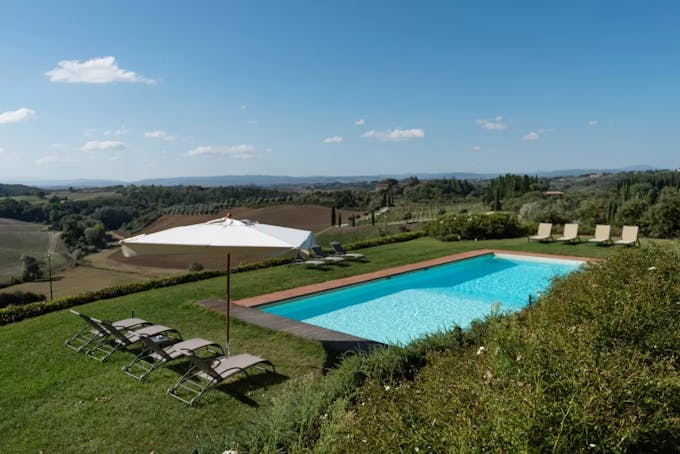 The Tuscan Embrace