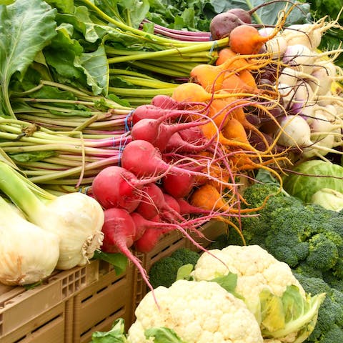 Head to Sa Pobla's Sunday morning farmers' market, 3 kilometres away, for fruit and vegetables harvested straight from the local fields.