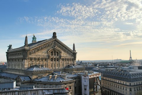 Ride the metro to the centre of the city in under ten minutes