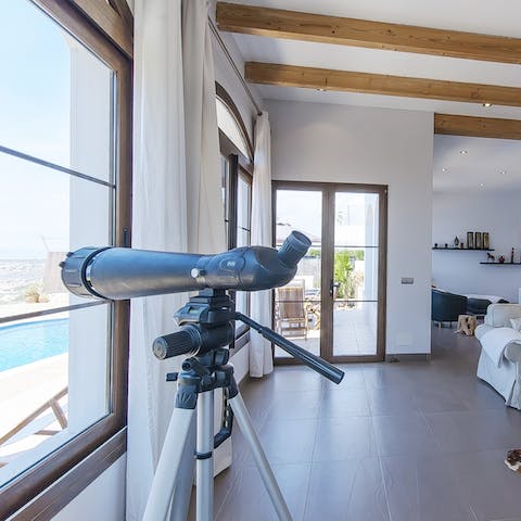 Spend your evenings stargazing over the sea