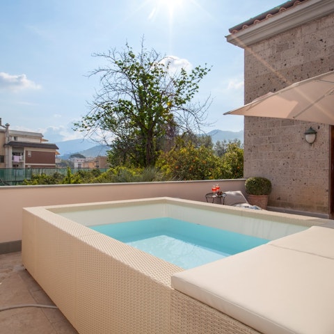 Beat the Sorrento heat in the private dipping pool