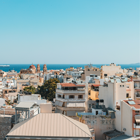 Stay just a twenty-minute drive from historic Heraklion