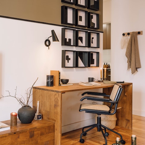 Power through your nine-to-five at the stylish, dedicated workspace