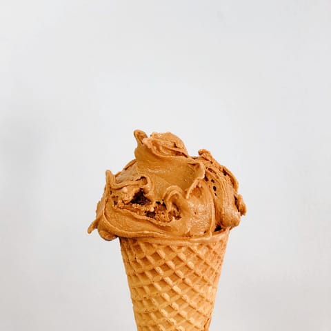Select one of Hocking's famous ice cream flavours, you'll find their vans dotted around Appledore