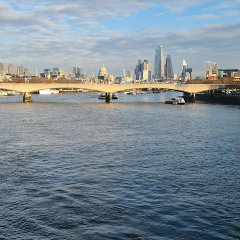 Enjoy your stay by the beautiful river Thames