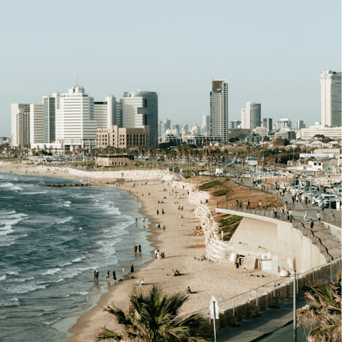 Enjoy your prime location, with close proximity to both city centre and the beach