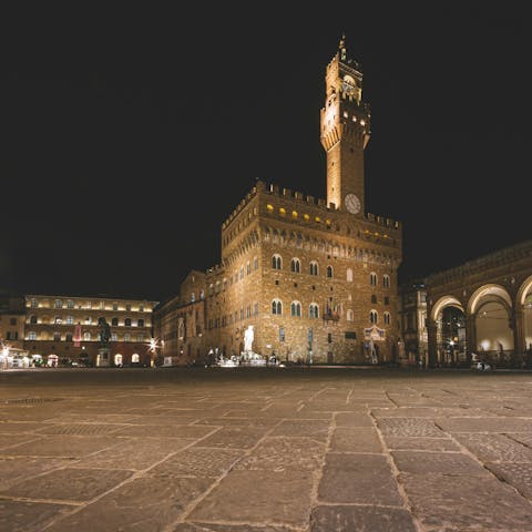 Stay moments from Piazza della Signoria – the city's historic main square