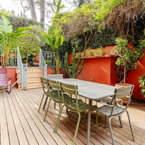 Savour delicious French meals served on the terrace