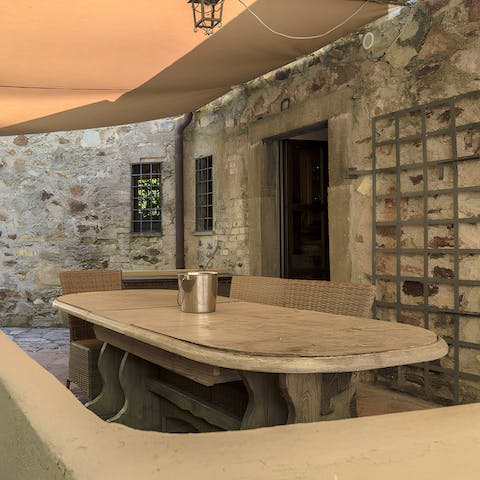 Enjoy lunching with your loved ones in the cool shade