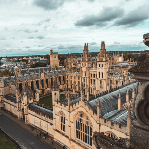 Explore iconic sights across the heart of Oxford