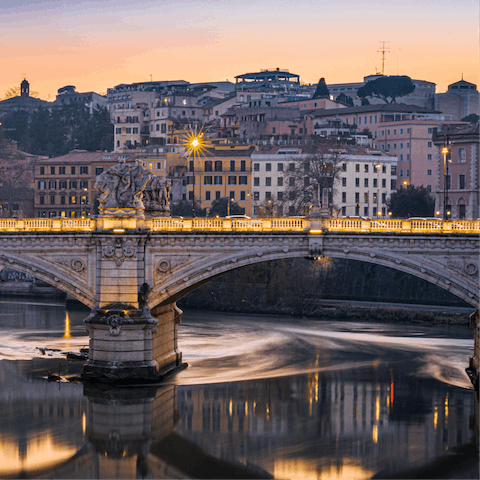 See the Tiber river from the Ponte Sisto, only minutes away