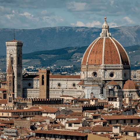 Walk five minutes north to the Cathedral of Santa Maria del Fiore