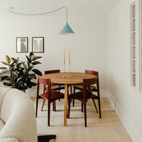 Gather around the table for beautiful dinners and heartwarming moments