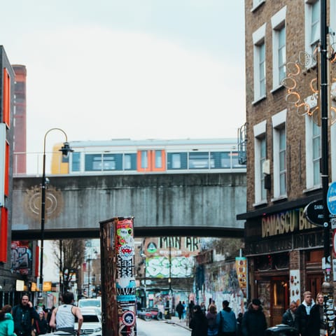 Walk to trendy Shoreditch High Street in just seventeen minutes