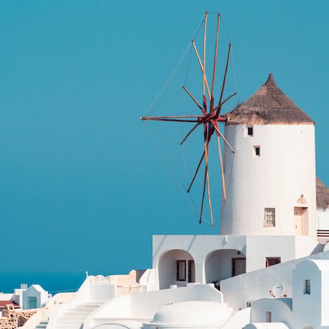 Discover the historic sites and architecture of the island of Mykonos
