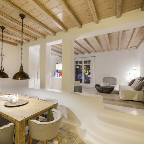 Moving inside you'll find the living space is equally social as outside, perfect for enjoying a family dinner or evening drinks