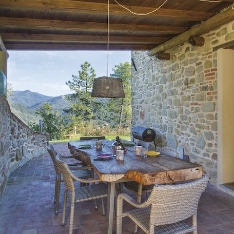 Enjoy alfresco dinners on the shady terrace