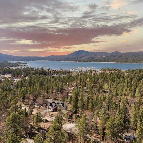 Stay within a ten-minute walk of Big Bear Lake for an outdoor adventure