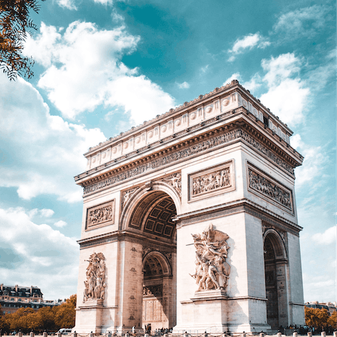 Enjoy the prime location at the very heart of Paris with the Champs Elysées on your doorstep