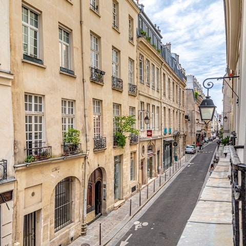 Stay in the heart of Le Marais