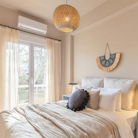 Wake up in the comfortable bedrooms feeling rested and ready for another day of Athens sightseeing