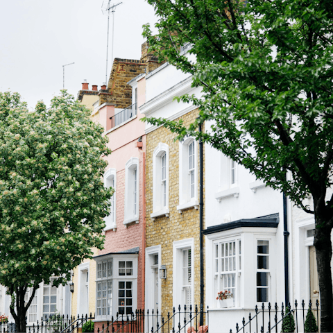 Stroll the leafy streets of Chelsea with a flat white