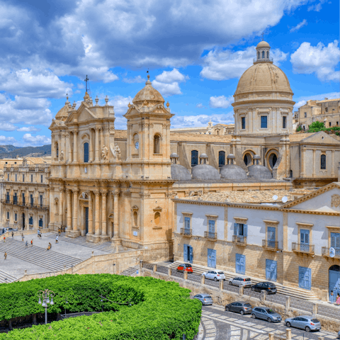 Discover the baroque architecture of Noto, twenty-five minutes away by car