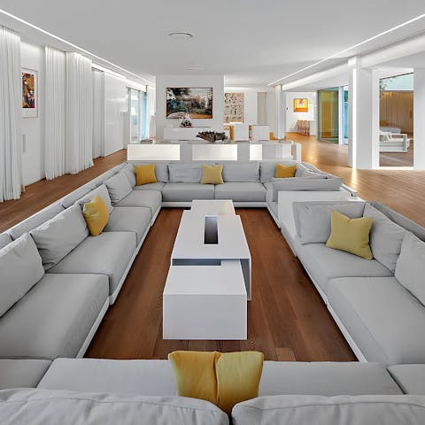 Plan your itinerary in the seventies-style conversation pit