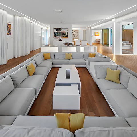 Plan your itinerary in the seventies-style conversation pit