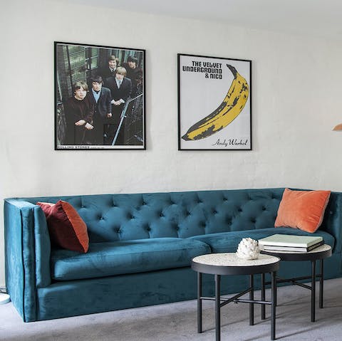 Get cosy beneath the Velvet Underground and Rolling Stones prints