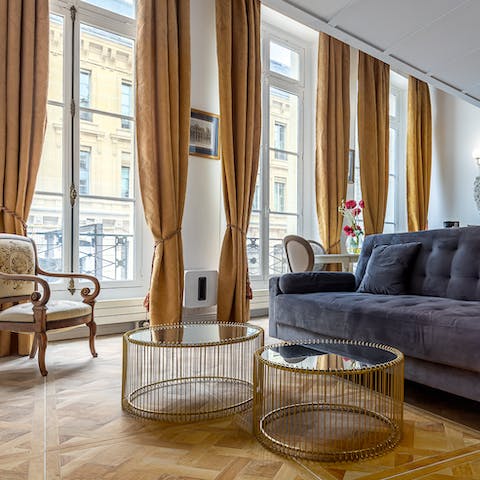 Throw open the tall French doors and dine with the sounds of Paris in the background