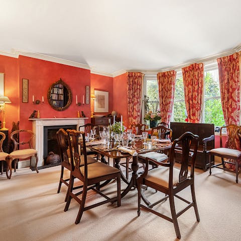 Host a glamorous dinner party and let a personal chef take the reins