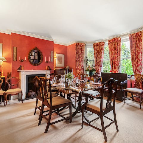 Host a glamorous dinner party and let a personal chef take the reins