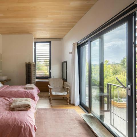 Wake up to stunning scenery