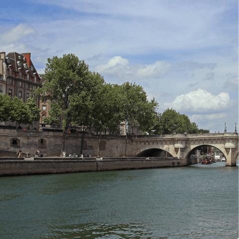 Grab a coffee and take a stroll along the banks of the Seine – just five minutes away (on foot)
