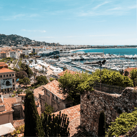Enjoy the beauty of Cannes, with the iconic marina just moments away