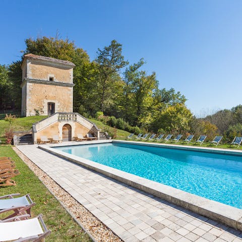 Lounge by the poolside