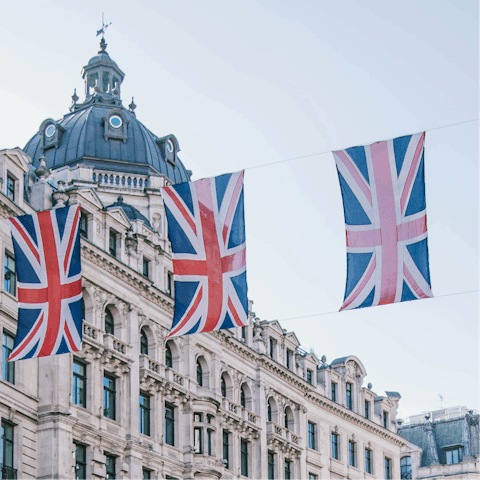 Catch the train into central London for sightseeing