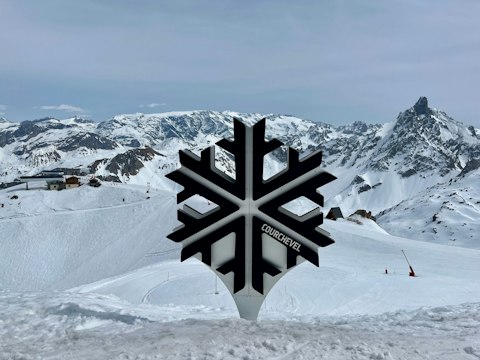 Access Courchevel's prestigious slopes directly via Les 3 Vallées lifts