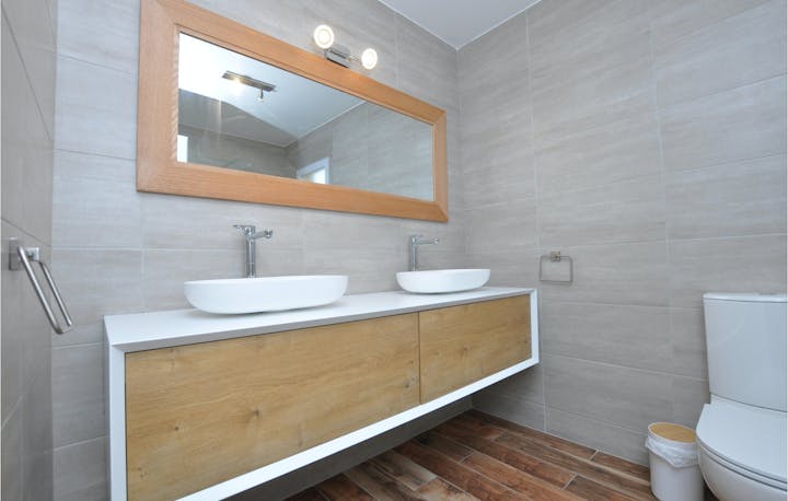 Bathroom photo