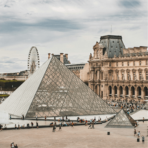 Stay a short walk from the Louvre