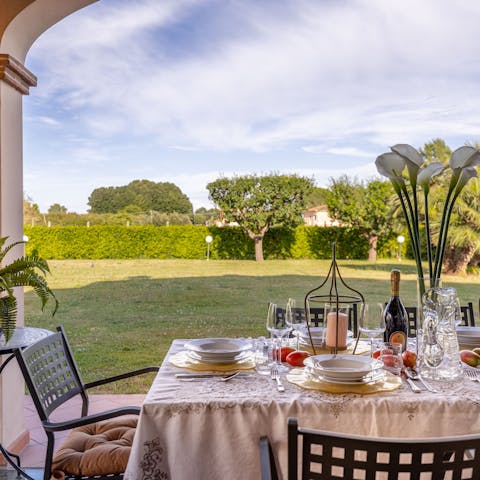 The host is friendly and helpful and provides guests with a variety of information about the area.