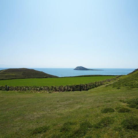 Stay just 3 miles away from Pwllheli, its shops and restaurants