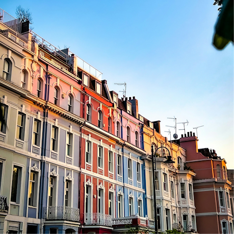 Stroll around Notting Hill and Portobello Road Market