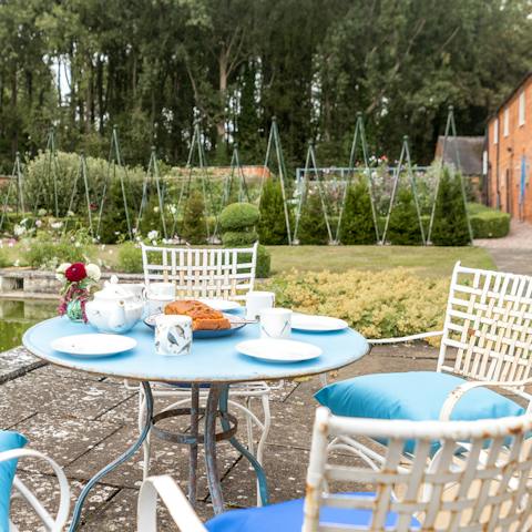 Savour leisurely drinks in the beautiful gardens
