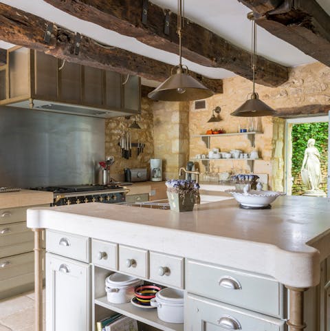 A kitchen combining tradition and modernity