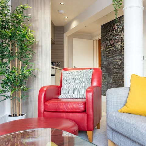 Recline in the armchair with the tipple of your choice before heading out for dinner at a local restaurant