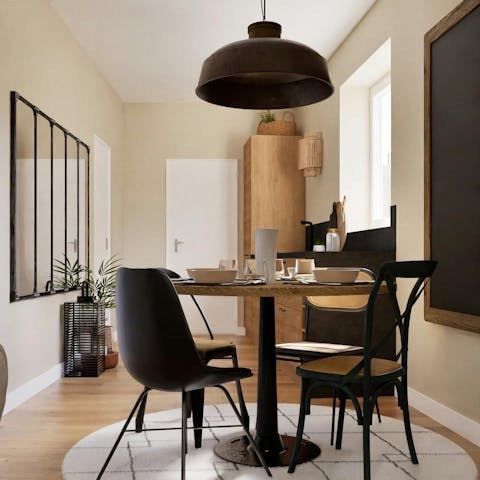 Fuel up for sightseeing with a quick breakfast around the table