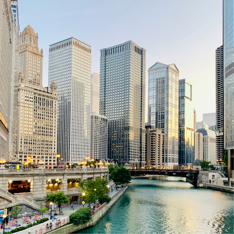 Experience the vibrant heart of the city from the Chicago Riverwalk