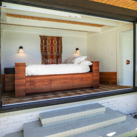 Have a nap in the poolside guest quarters